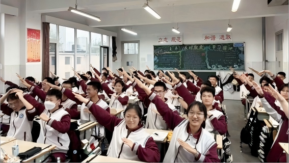 唐山二中学生图2.png 唐山二中学生图2.png